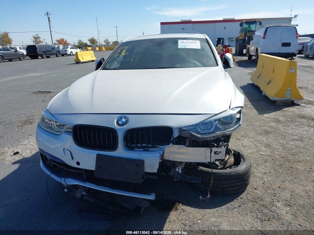 BMW 328i Xdrive 2016 WBA8E3G53GNU04105 Image 13