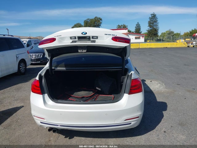 BMW 328i Xdrive 2016 WBA8E3G53GNU04105 Image 17