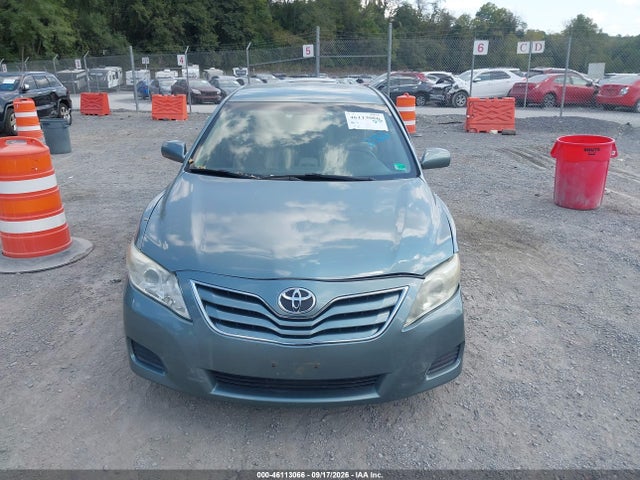 46113066 :رقم المزاد ، 4T1BF3EK1AU529322 vin ، 2010 Toyota Camry Le مزاد بيع