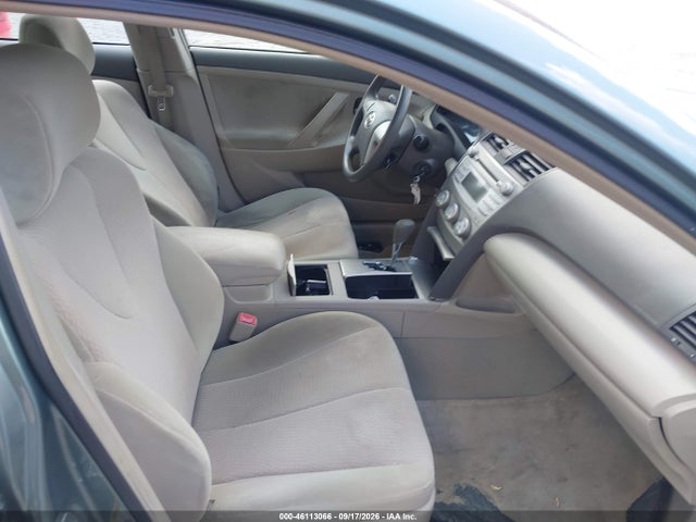 46113066 :رقم المزاد ، 4T1BF3EK1AU529322 vin ، 2010 Toyota Camry Le مزاد بيع