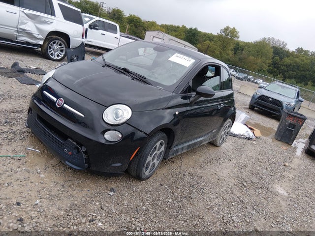 Fiat 500E BATTERY ELECTRIC 2015 3C3CFFGE2FT642302 Image 2