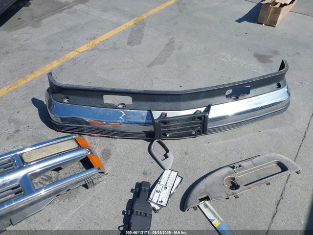 Продаж на аукціоні авто 1999 Chevrolet Suburban 1500 Lt, vin: 3GNFK16R5XG233935, номер лоту: 46113171