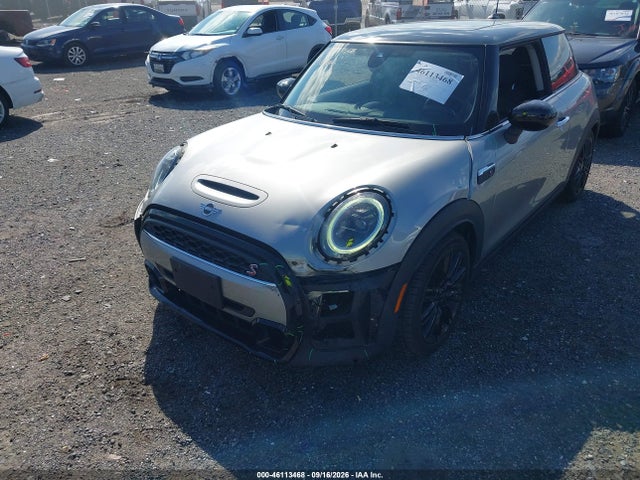 46113468 :رقم المزاد ، WMW53DH05P2T82353 vin ، 2023 Mini Hardtop Cooper S مزاد بيع