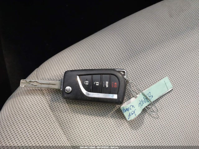 46113549 :رقم المزاد ، JTDEPMAE9NJ200346 vin ، 2022 Toyota Corolla Le مزاد بيع