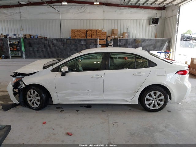 46113549 :رقم المزاد ، JTDEPMAE9NJ200346 vin ، 2022 Toyota Corolla Le مزاد بيع