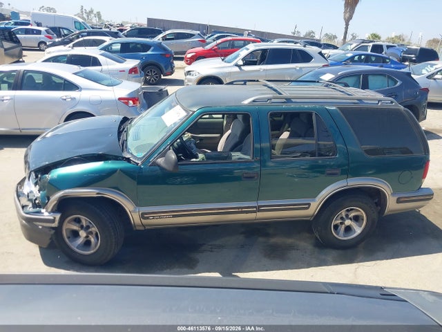 46113576 :رقم المزاد ، 1GNCS13W8W2176487 vin ، 1998 Chevrolet Blazer Lt مزاد بيع