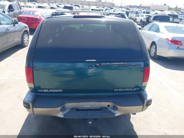 46113576 :رقم المزاد ، 1GNCS13W8W2176487 vin ، 1998 Chevrolet Blazer Lt مزاد بيع