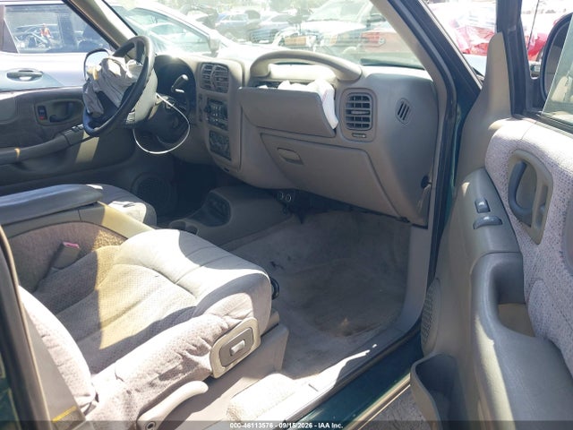 46113576 :رقم المزاد ، 1GNCS13W8W2176487 vin ، 1998 Chevrolet Blazer Lt مزاد بيع
