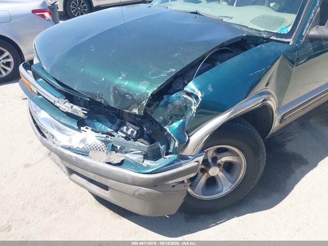 46113576 :رقم المزاد ، 1GNCS13W8W2176487 vin ، 1998 Chevrolet Blazer Lt مزاد بيع