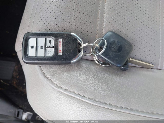 Продажа на аукционе авто 2019 Honda Cr-v Touring, vin: 2HKRW2H96KH625464, номер лота: 46113761