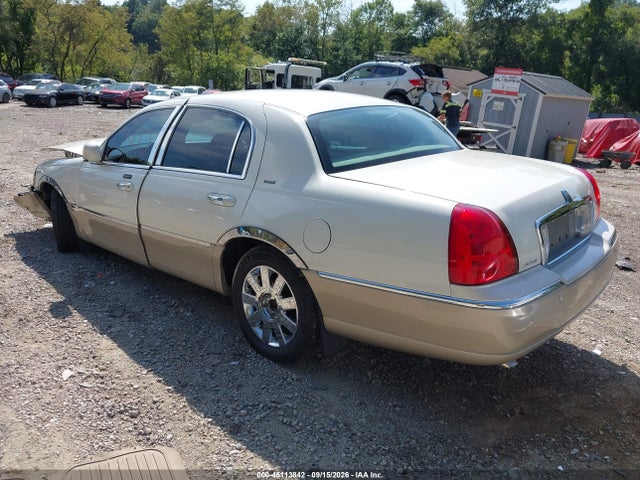 Aukcja sprzedaży 2004 Lincoln Town Car Ultimate, vin: 1LNHM83W84Y686927, numer aukcji: 46113842