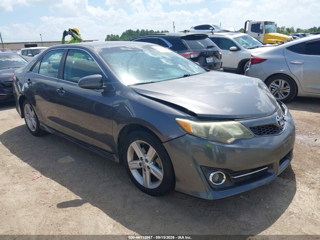 46113967 :رقم المزاد ، 4T1BF1FK4EU367811 vin ، 2014 Toyota Camry Se مزاد بيع