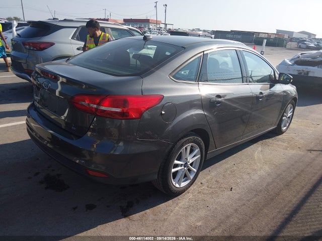 Ford FOCUS SE 2017 1FADP3F21HL235093 Image 4