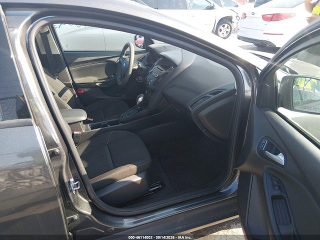 Ford FOCUS SE 2017 1FADP3F21HL235093 Image 5