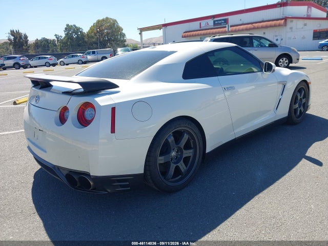 2015 Nissan Gt-r Premium მანქანა იყიდება აუქციონზე, vin: JN1AR5EF4FM281308, აუქციონის ნომერი: 46114036