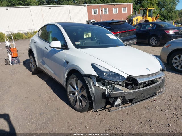 2023 Tesla Model Y Awd/long Range Dual Motor All-wheel Drive მანქანა იყიდება აუქციონზე, vin: 7SAYGDEE4PF706185, აუქციონის ნომერი: 46114132