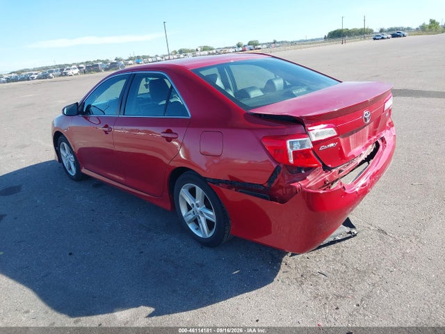 46114181 :رقم المزاد ، 4T1BF1FK7CU606975 vin ، 2012 Toyota Camry Se مزاد بيع