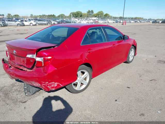 46114181 :رقم المزاد ، 4T1BF1FK7CU606975 vin ، 2012 Toyota Camry Se مزاد بيع