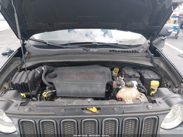 46114229 :رقم المزاد ، ZACCJBCT1GPD74066 vin ، 2016 Jeep Renegade Trailhawk مزاد بيع