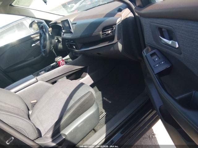 46114251 :رقم المزاد ، 5N1BT3BB9PC851413 vin ، 2023 Nissan Rogue Sv Intelligent Awd مزاد بيع