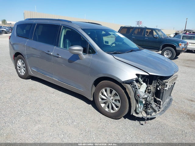 2019 Chrysler Pacifica Touring L მანქანა იყიდება აუქციონზე, vin: 2C4RC1BG8KR626676, აუქციონის ნომერი: 46114464