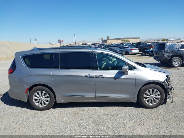 46114464 :رقم المزاد ، 2C4RC1BG8KR626676 vin ، 2019 Chrysler Pacifica Touring L مزاد بيع