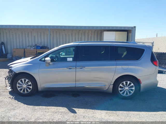 46114464 :رقم المزاد ، 2C4RC1BG8KR626676 vin ، 2019 Chrysler Pacifica Touring L مزاد بيع
