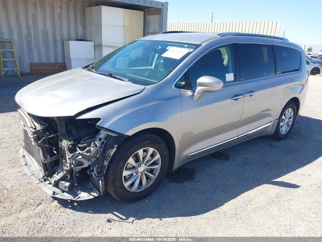 46114464 :رقم المزاد ، 2C4RC1BG8KR626676 vin ، 2019 Chrysler Pacifica Touring L مزاد بيع