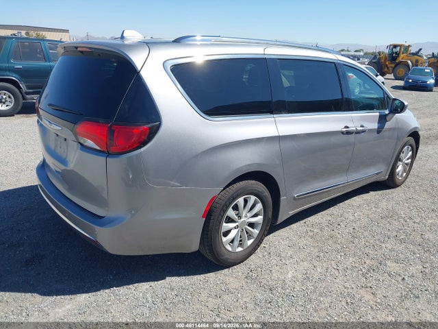 46114464 :رقم المزاد ، 2C4RC1BG8KR626676 vin ، 2019 Chrysler Pacifica Touring L مزاد بيع