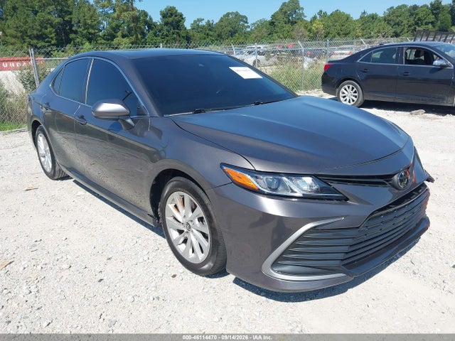 2021 Toyota Camry Le მანქანა იყიდება აუქციონზე, vin: 4T1C11AK6MU529480, აუქციონის ნომერი: 46114470