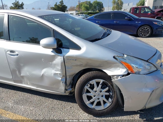 2014 Toyota Prius V Two მანქანა იყიდება აუქციონზე, vin: JTDZN3EU4EJ004009, აუქციონის ნომერი: 46114668