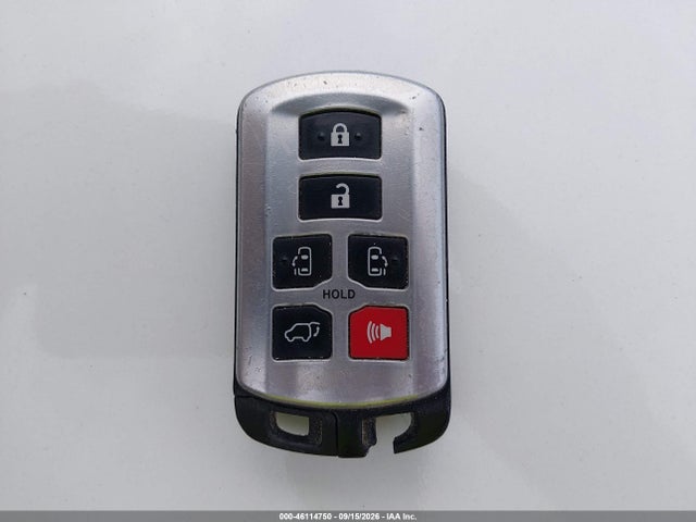 5TDYK3DC7FS579027 Toyota Sienna Xle Premium 8 Passenger