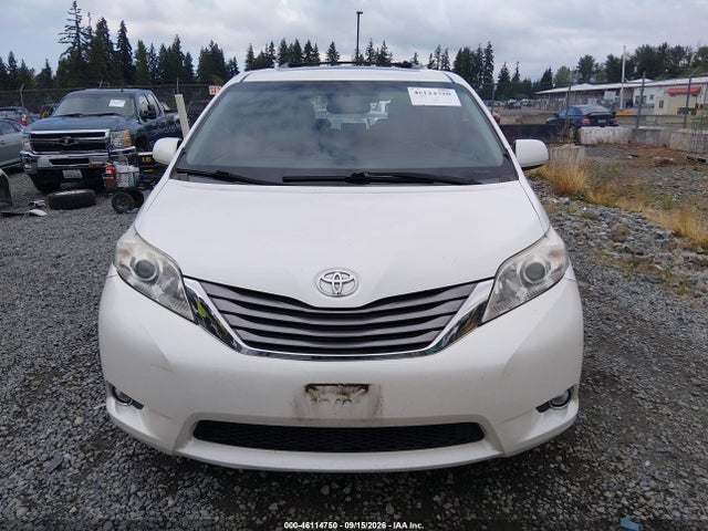 5TDYK3DC7FS579027 Toyota Sienna Xle Premium 8 Passenger
