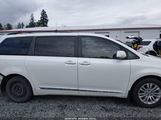 5TDYK3DC7FS579027 Toyota Sienna Xle Premium 8 Passenger