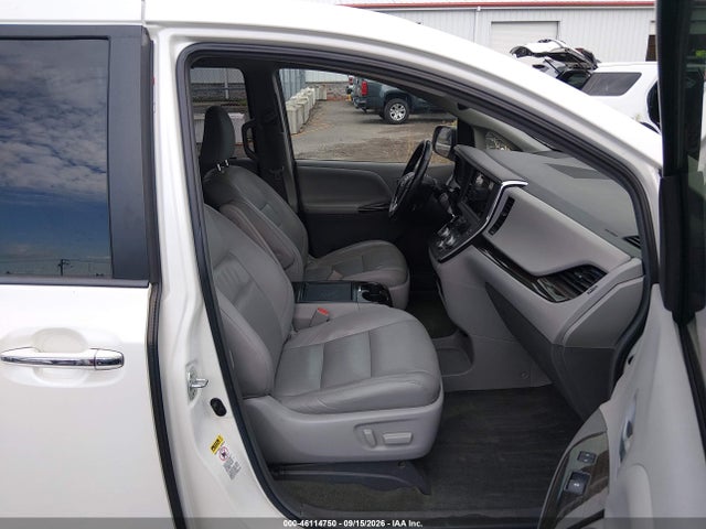 5TDYK3DC7FS579027 Toyota Sienna Xle Premium 8 Passenger