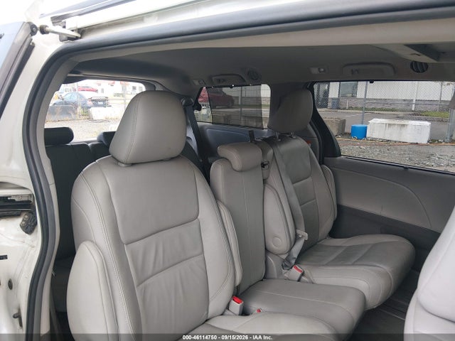 5TDYK3DC7FS579027 Toyota Sienna Xle Premium 8 Passenger