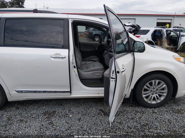 5TDYK3DC7FS579027 Toyota Sienna Xle Premium 8 Passenger