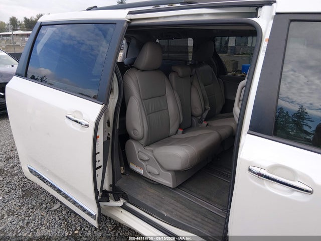 5TDYK3DC7FS579027 Toyota Sienna Xle Premium 8 Passenger