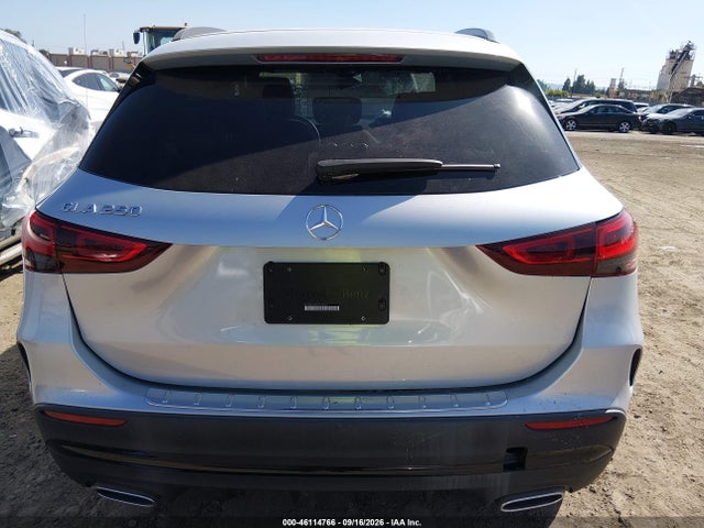 W1N4N4GB1PJ530234 Mercedes-Benz GLA 250