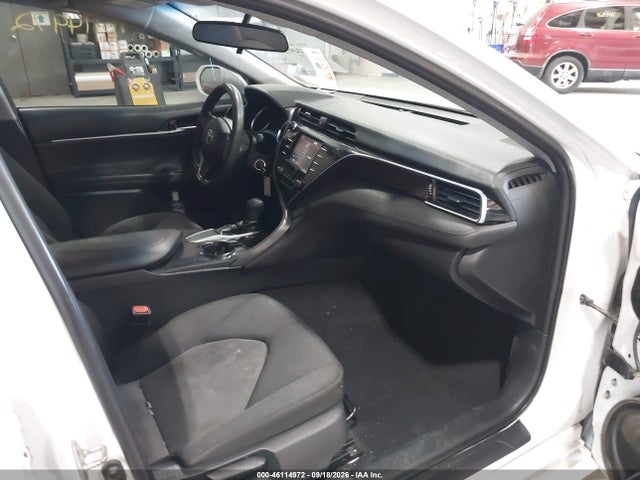46114972 :رقم المزاد ، 4T1B11HK2JU095183 vin ، 2018 Toyota Camry Le مزاد بيع