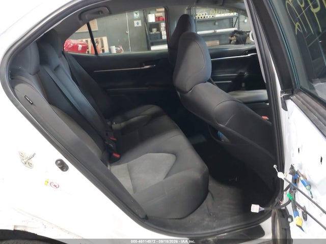46114972 :رقم المزاد ، 4T1B11HK2JU095183 vin ، 2018 Toyota Camry Le مزاد بيع
