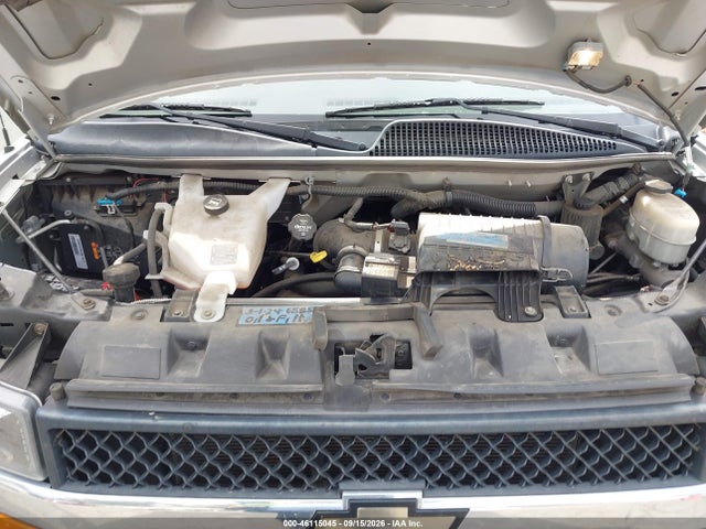 Chevrolet Express 2500 Work Van 2017 1GCWGAFG4H1120860 Image 10