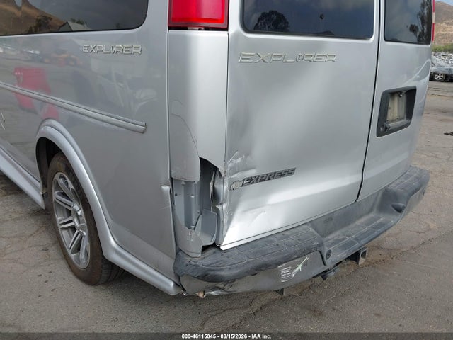 Chevrolet Express 2500 Work Van 2017 1GCWGAFG4H1120860 Image 18
