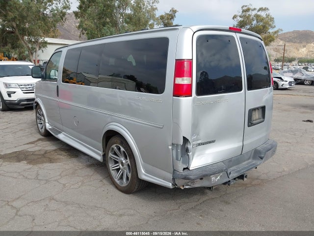 Chevrolet Express 2500 Work Van 2017 1GCWGAFG4H1120860 Image 3