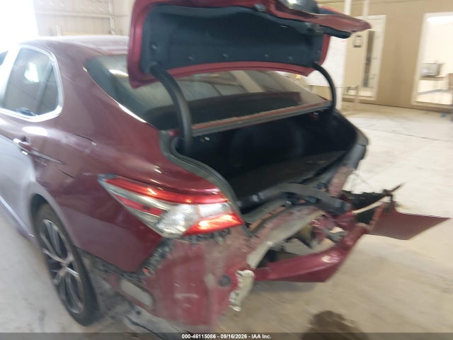 2018 Toyota Camry Se მანქანა იყიდება აუქციონზე, vin: 4T1B11HK6JU517939, აუქციონის ნომერი: 46115086