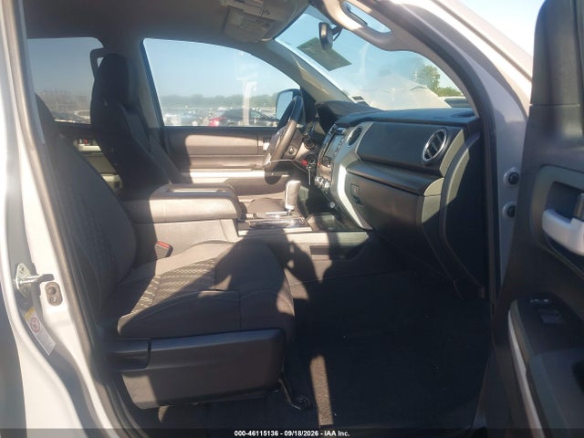 46115136 :رقم المزاد ، 5TFRY5F16KX245005 vin ، 2019 Toyota Tundra Sr5 5.7l V8 مزاد بيع