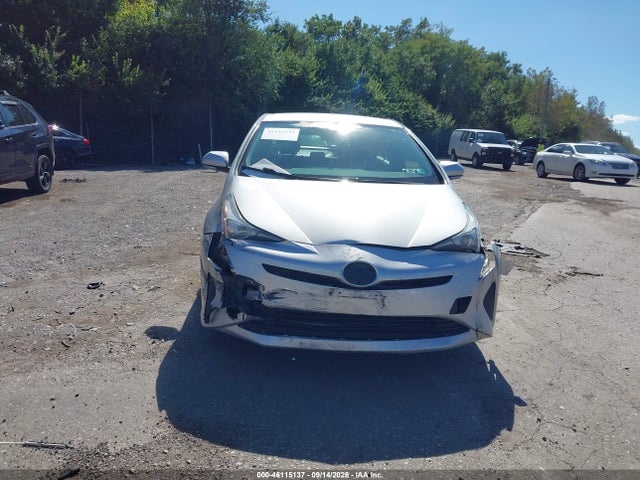 Toyota Prius Two 2016 JTDKBRFU9G3011850 Image 13