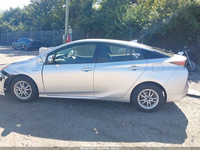 Toyota Prius Two 2016 JTDKBRFU9G3011850 Image 15