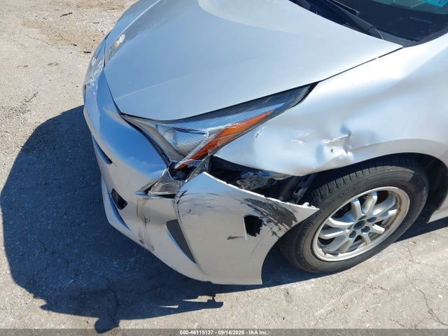 Toyota Prius Two 2016 JTDKBRFU9G3011850 Image 18