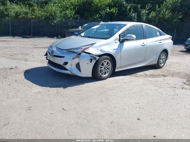Toyota Prius Two 2016 JTDKBRFU9G3011850 Image 2